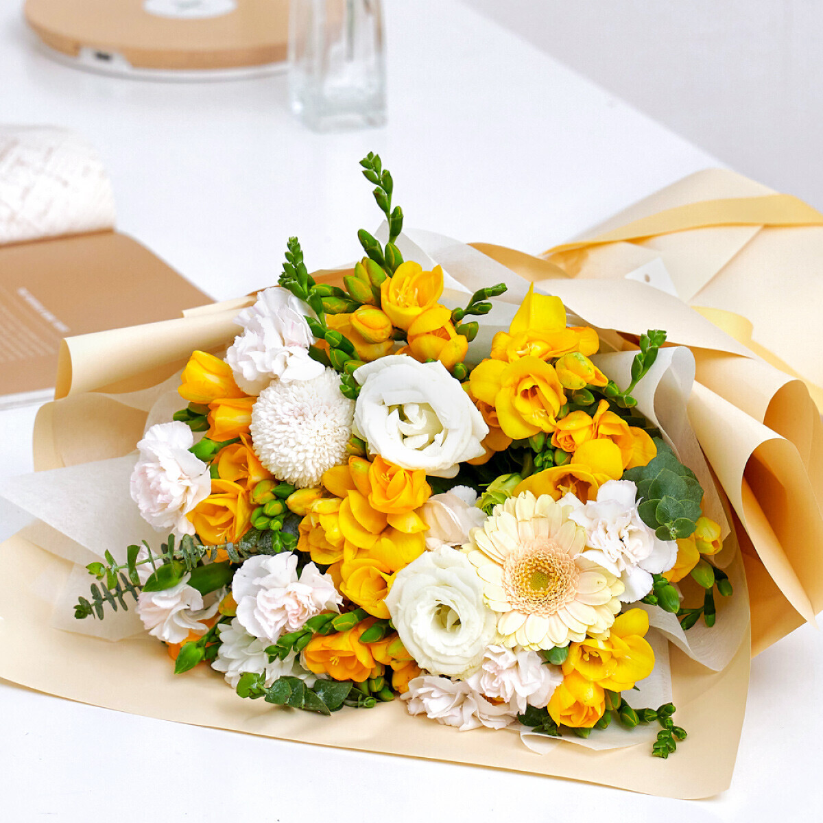 프리지아 계절꽃다발