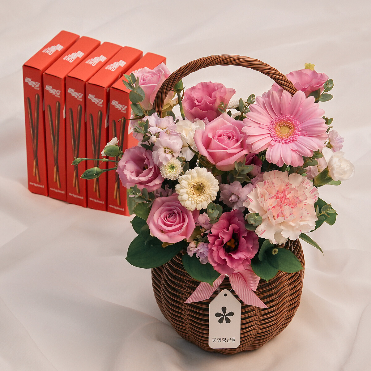 핑크 계절 꽃바구니+빼빼로 5개