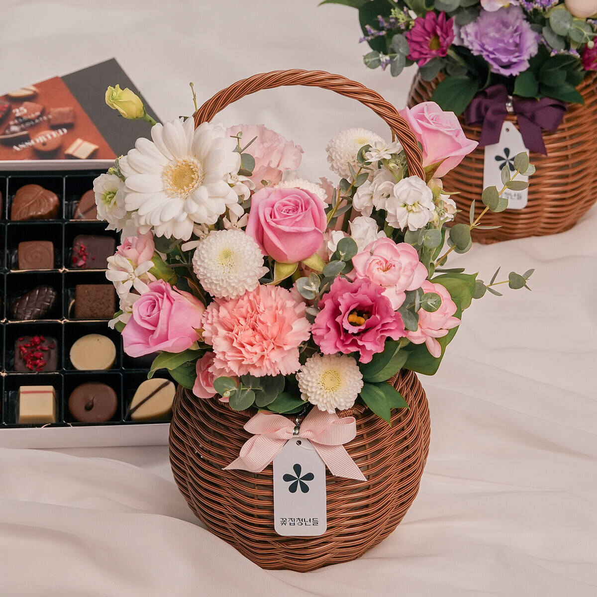 계절 꽃바구니+칼루위 초콜릿 25구
