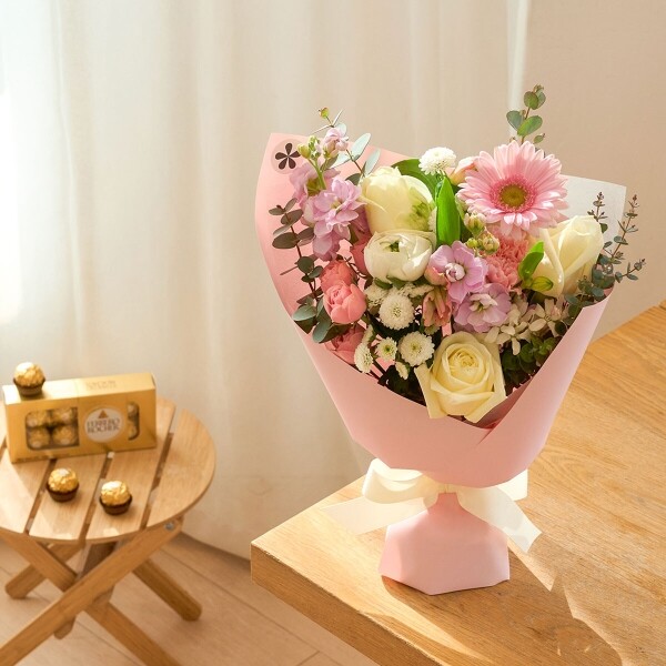 꽃집청년들,화이트 핑크 계절 꽃다발+페레로로쉐 8구