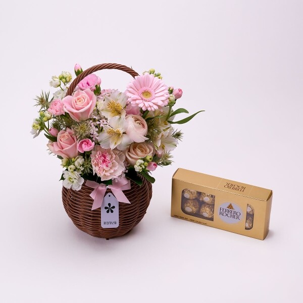 꽃집청년들,화이트 핑크 계절 꽃바구니+페레로로쉐 8구