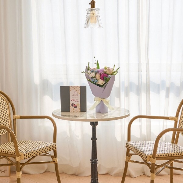 꽃집청년들,계절 꽃다발+칼루위 초콜릿 25구