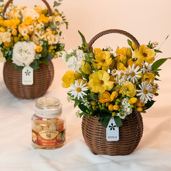 화이트데이 프리지아 꽃바구니+사탕