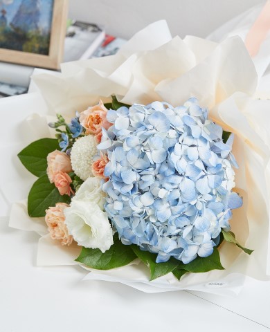 양산을 든 여인